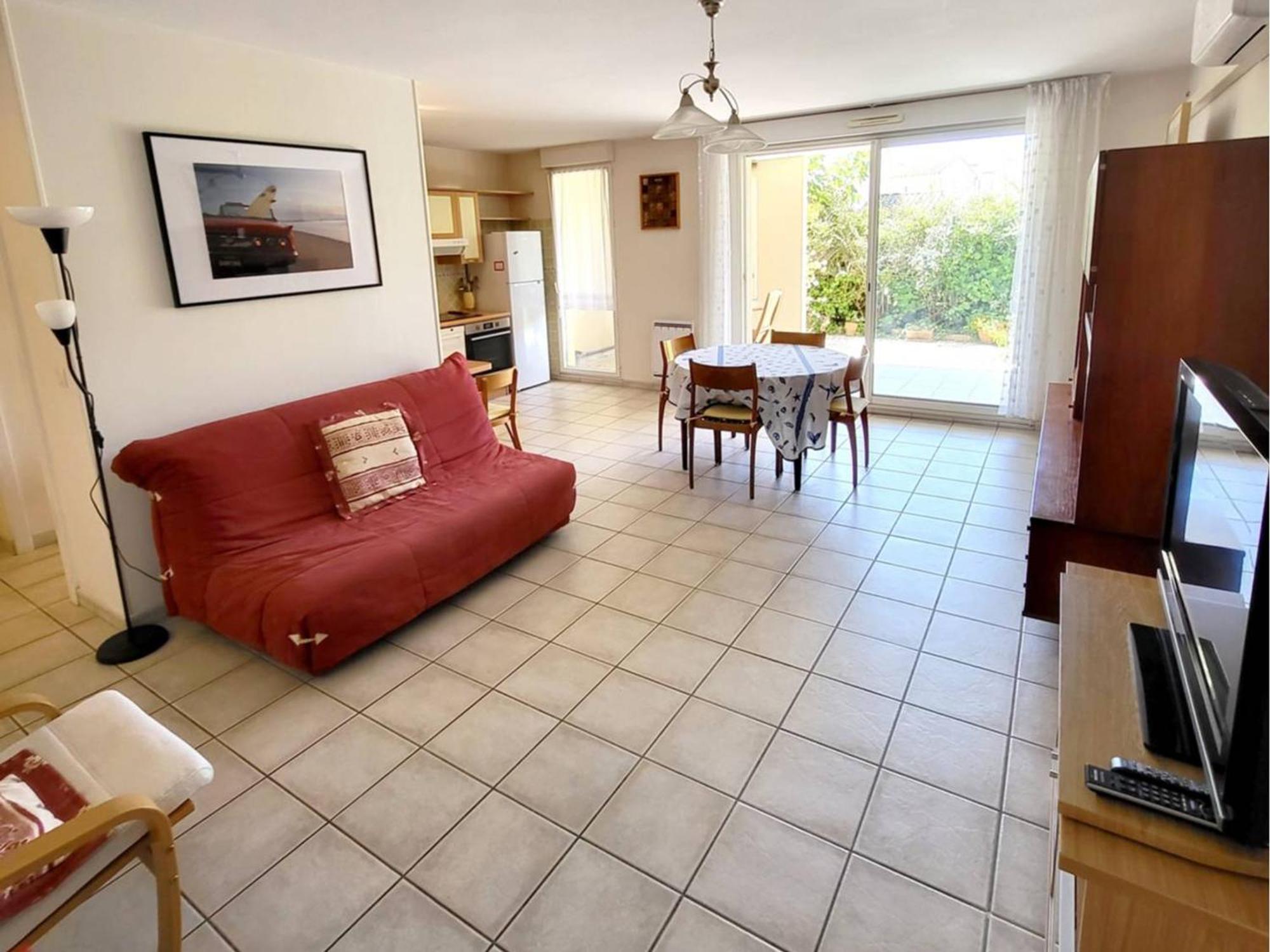 T3 Climatise Avec Jardin, Parking Prive, A 400m De La Et Commerces - Fr-1-316-230 Apartment